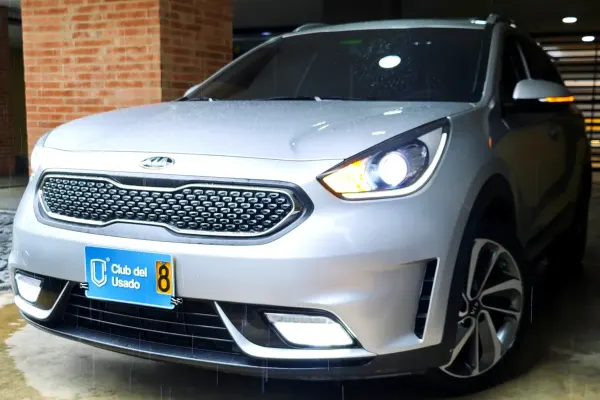 Kia Niro 1.6 Zenith — vista principal