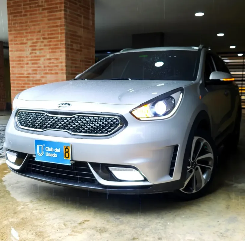 Kia Niro 1.6 Zenith — vista principal