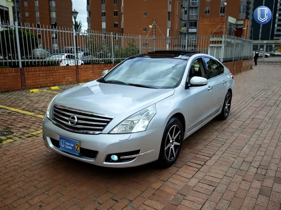 Nissan Teana 3.5 V6 — vista principal